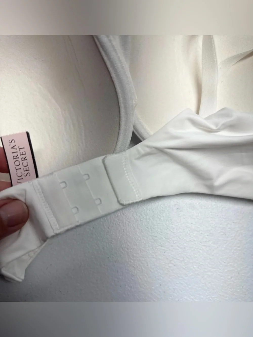 Victoria’s Secret White Under Wire Push Up 36DD Bra